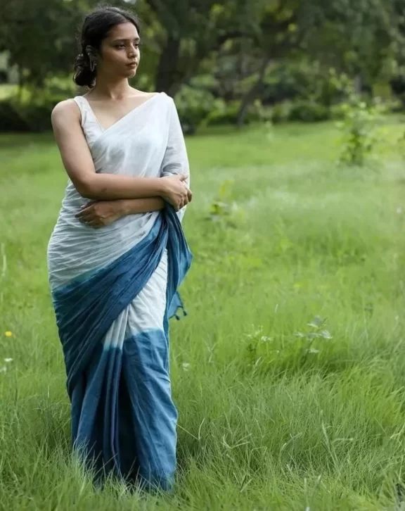 Elegant Plain Linen Saree featuring beautiful digital print detailing, matching digital print blouse, and stylish fumka latkan work. Lightweight and comfortable, perfect for casual, festive and everyday ethnic wear. Saree Details Fabric: Plain LinenWork: Digital PrintExtra Work: Fumka (Latkan)Saree Length: 6.30 MeterBlouse: Digital Print Blouse IncludedBlouse Fabric: Plain Linen with Digital PrintColors: 6 VariantsWeight: Not Specified